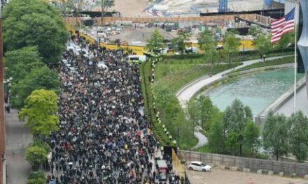 Government Social distancing laws in tatters after weekend protests