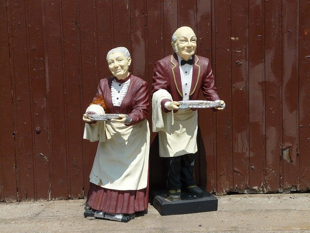 A GRUMPY OLD WOMAN WRITES: Service with a smile?